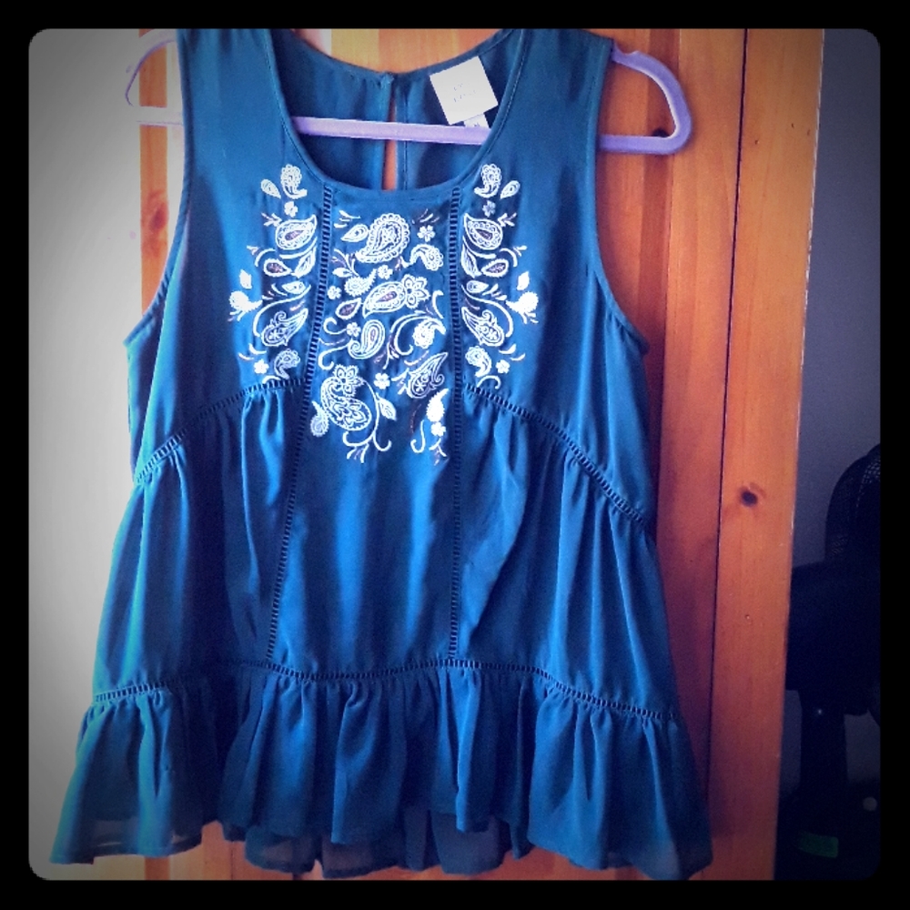 Sleeveless blouse